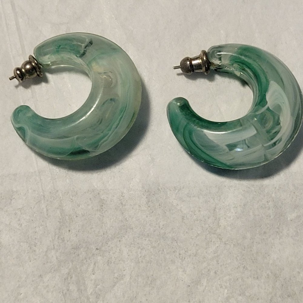 Vintage Green and White Marbled Lucite Plastic Hoop Earrings